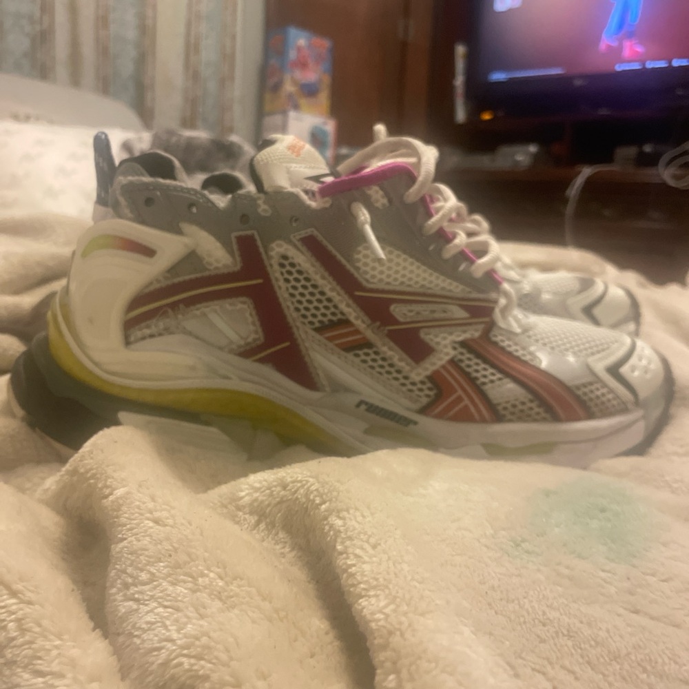 Balenciaga Kids' White and Red Sneakers - Picture 3 of 11